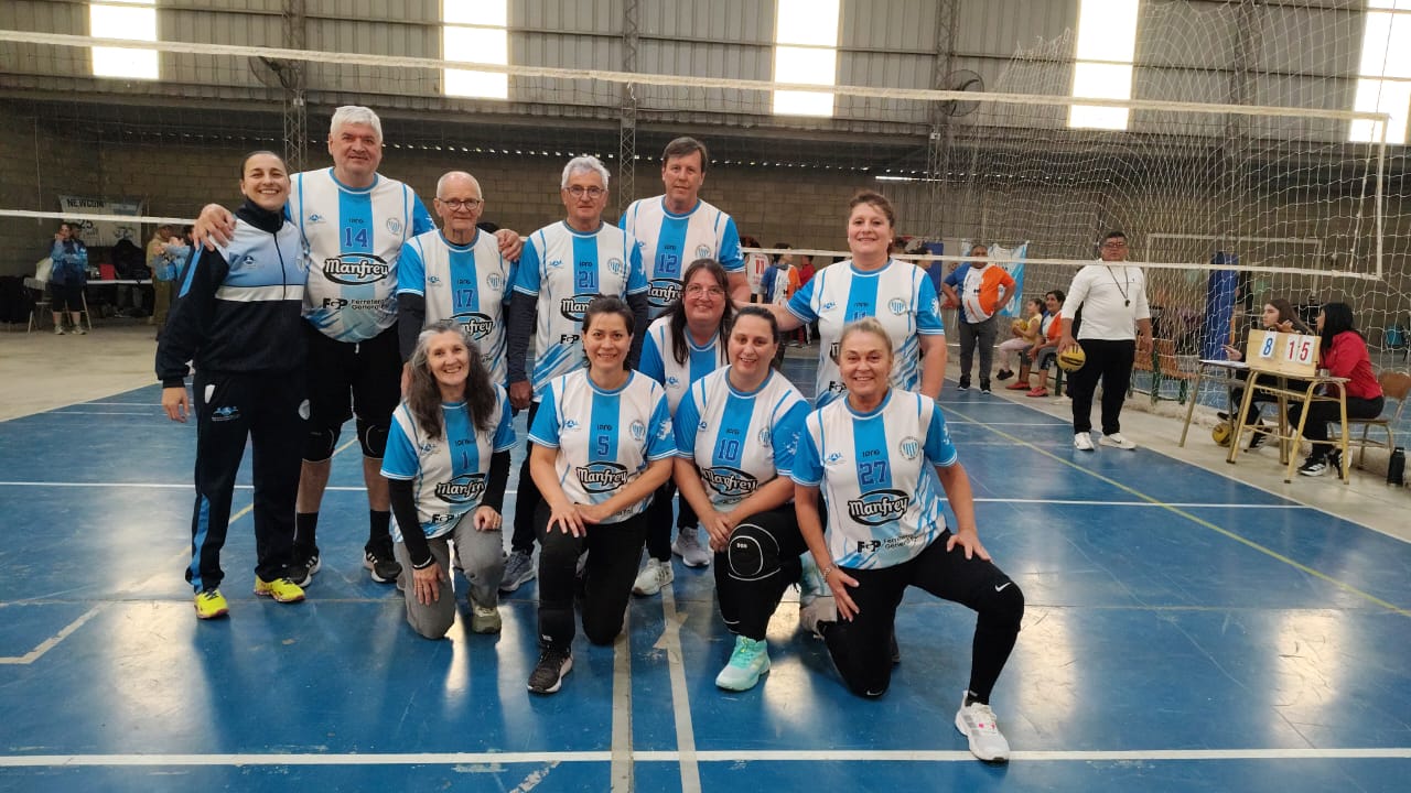 El Newcom +40 mixto del 9 de Freyre se consagró subcampeón en Colonia Marina