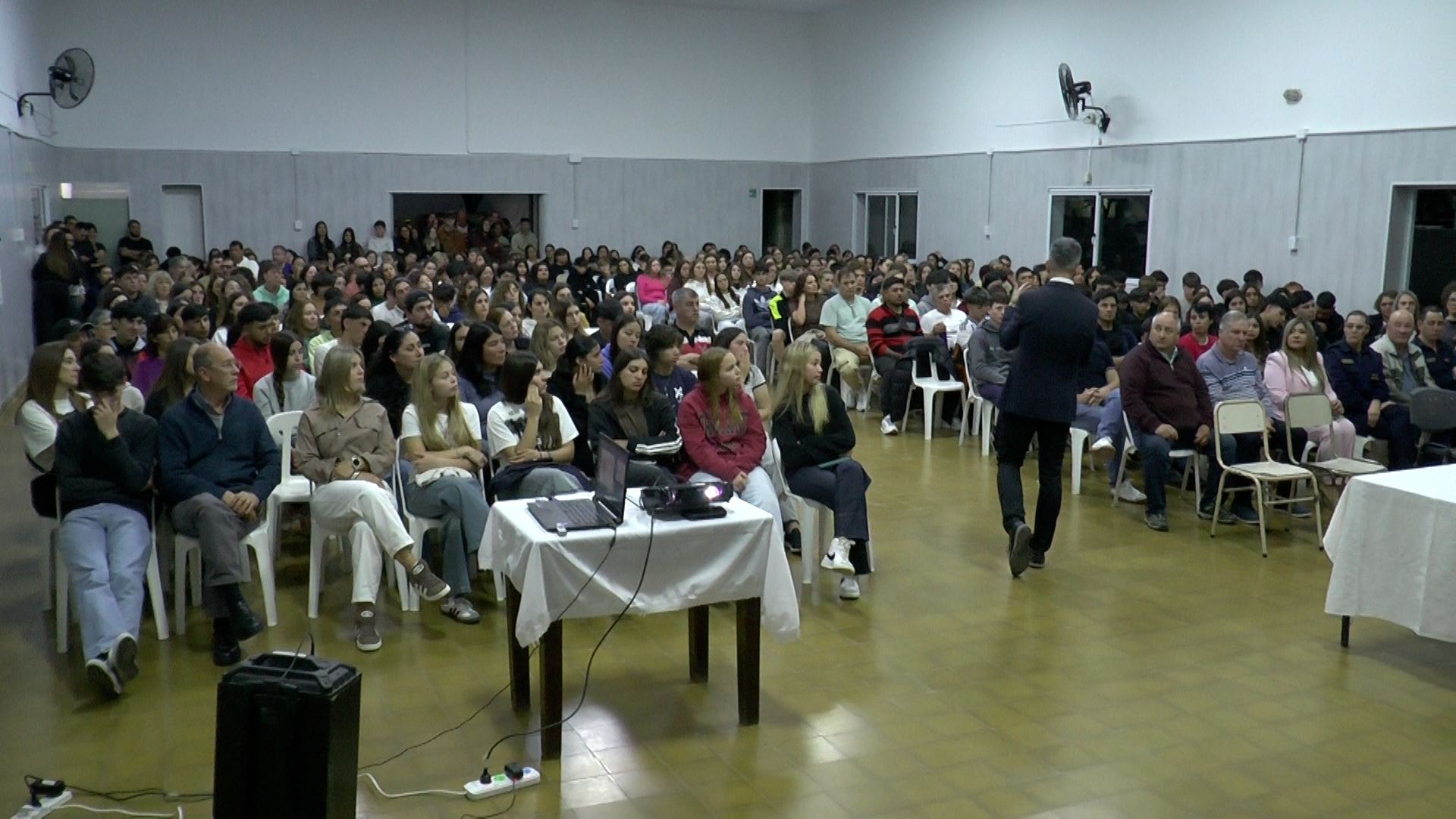 Ley Penal Juvenil, Bullying y Redes Sociales: charla a sala llena junto al Dr. Andrés Peretti