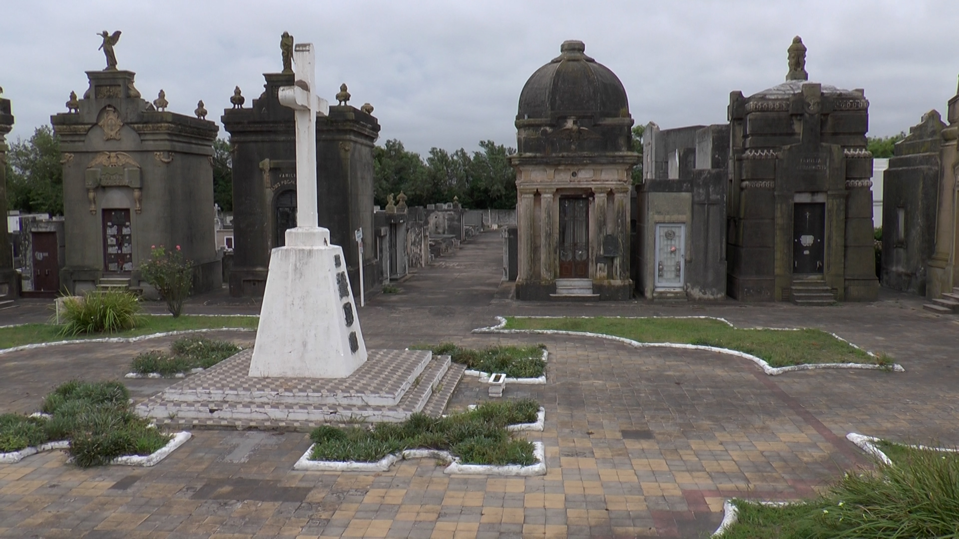 Misa en el cementerio de Freyre por el Día de los Fieles Difuntos